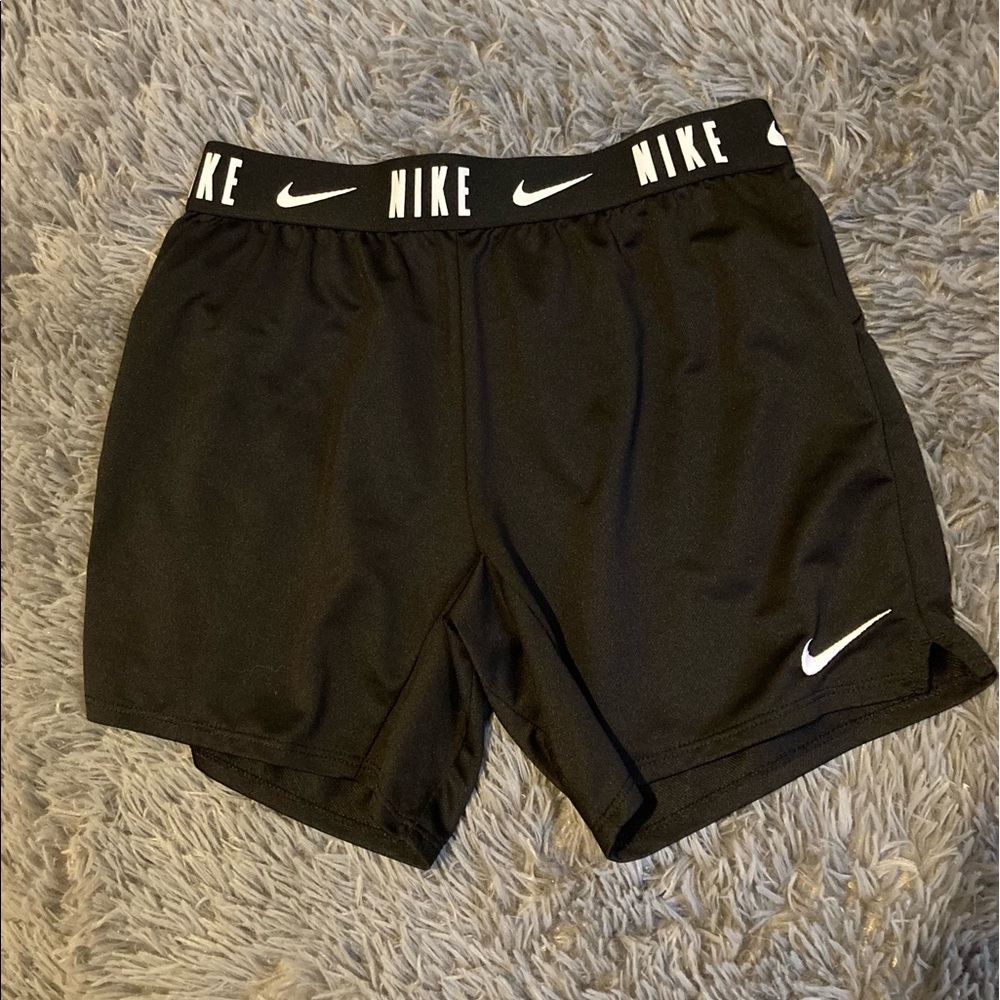 Brand New Nike Shorts Juniors Size M